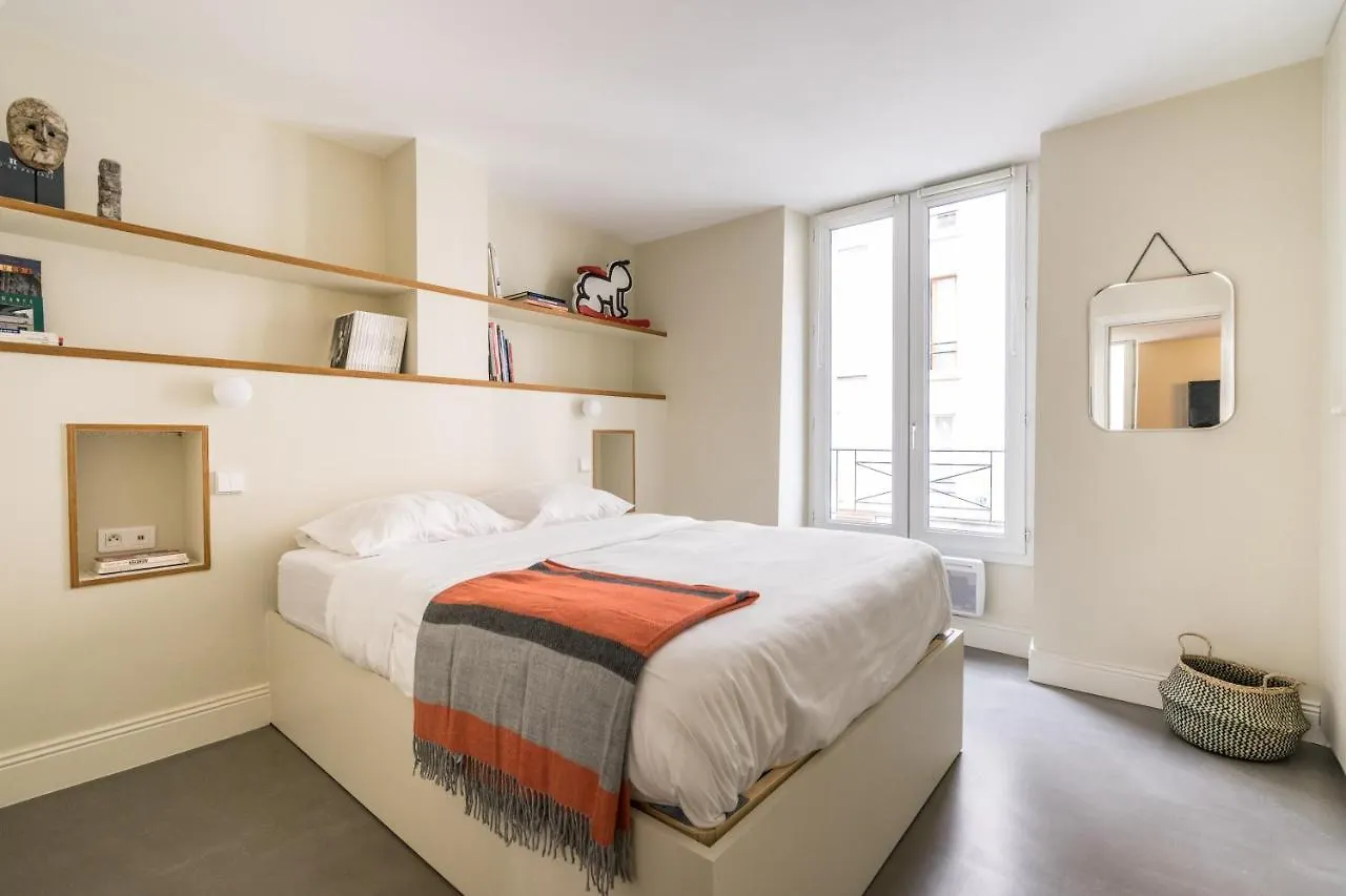 דירות Elegant And Modern Parisian Charm צרפת